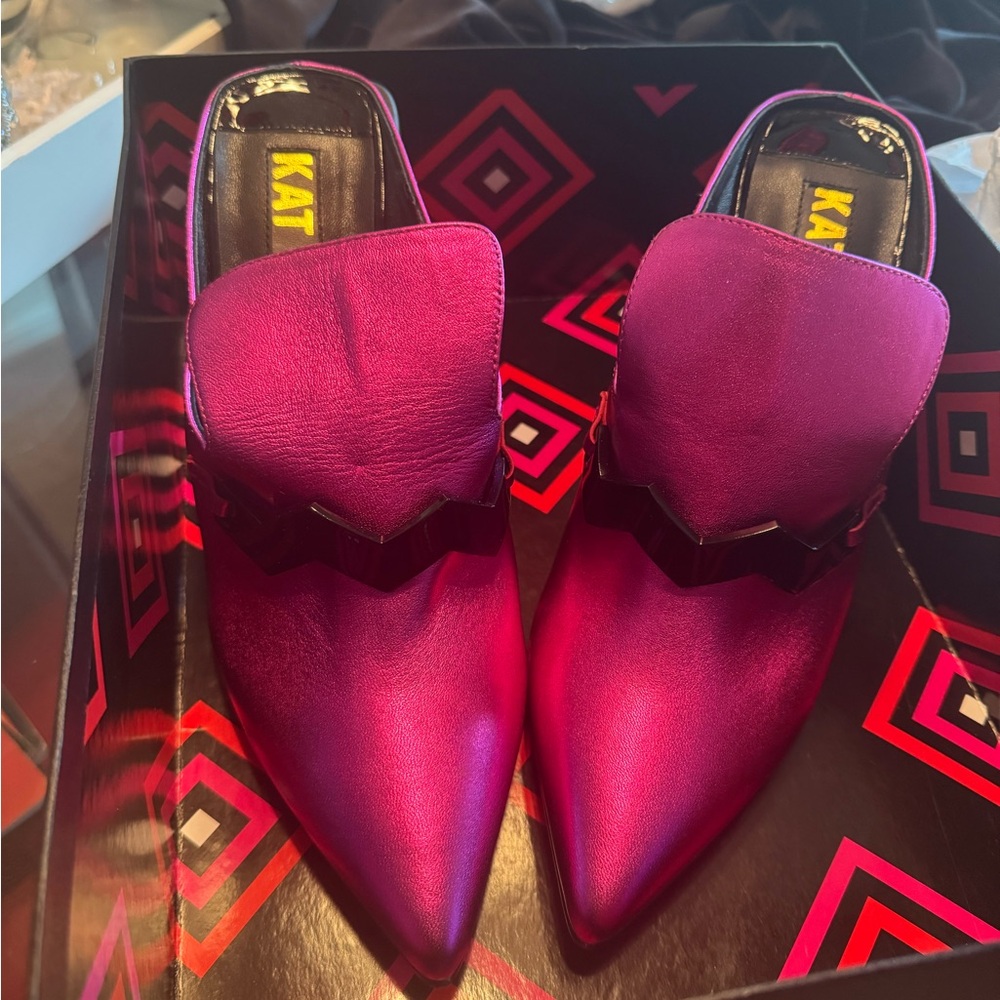 Breathtaking Kat Maconie Metallic Fuchsia Statement w/ Sexy Block Heels👠🙌🏼